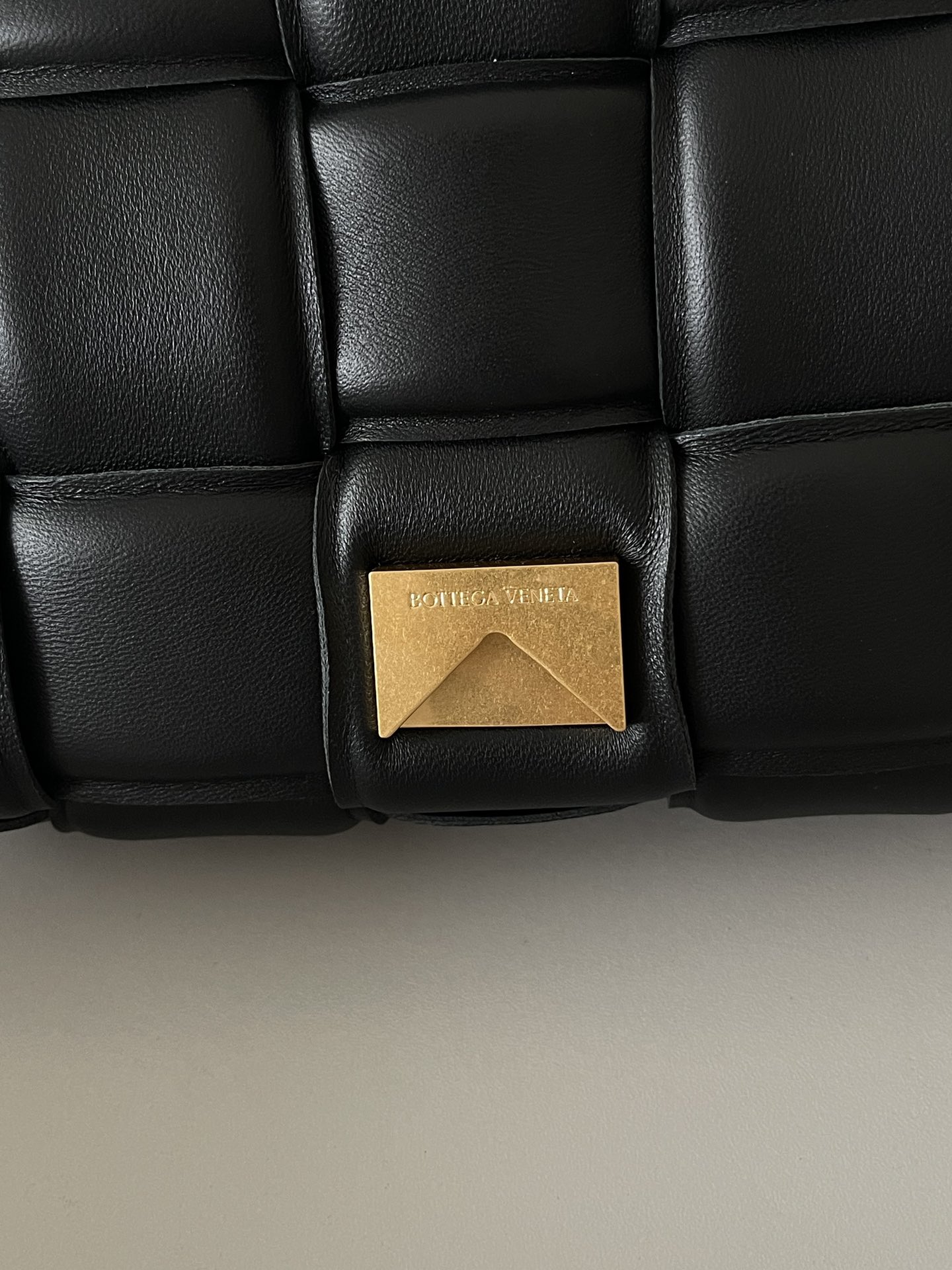 [TOP] Bottega Veneta BV Chain Cassette Bag - Black