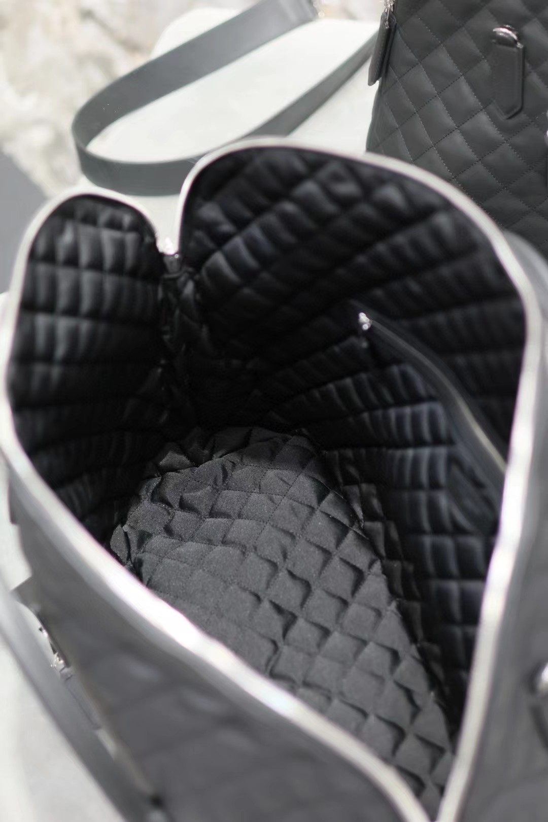 [TOP] Yves Saint Laurent YSL ES GIANT Travel Bag - Black - SHW