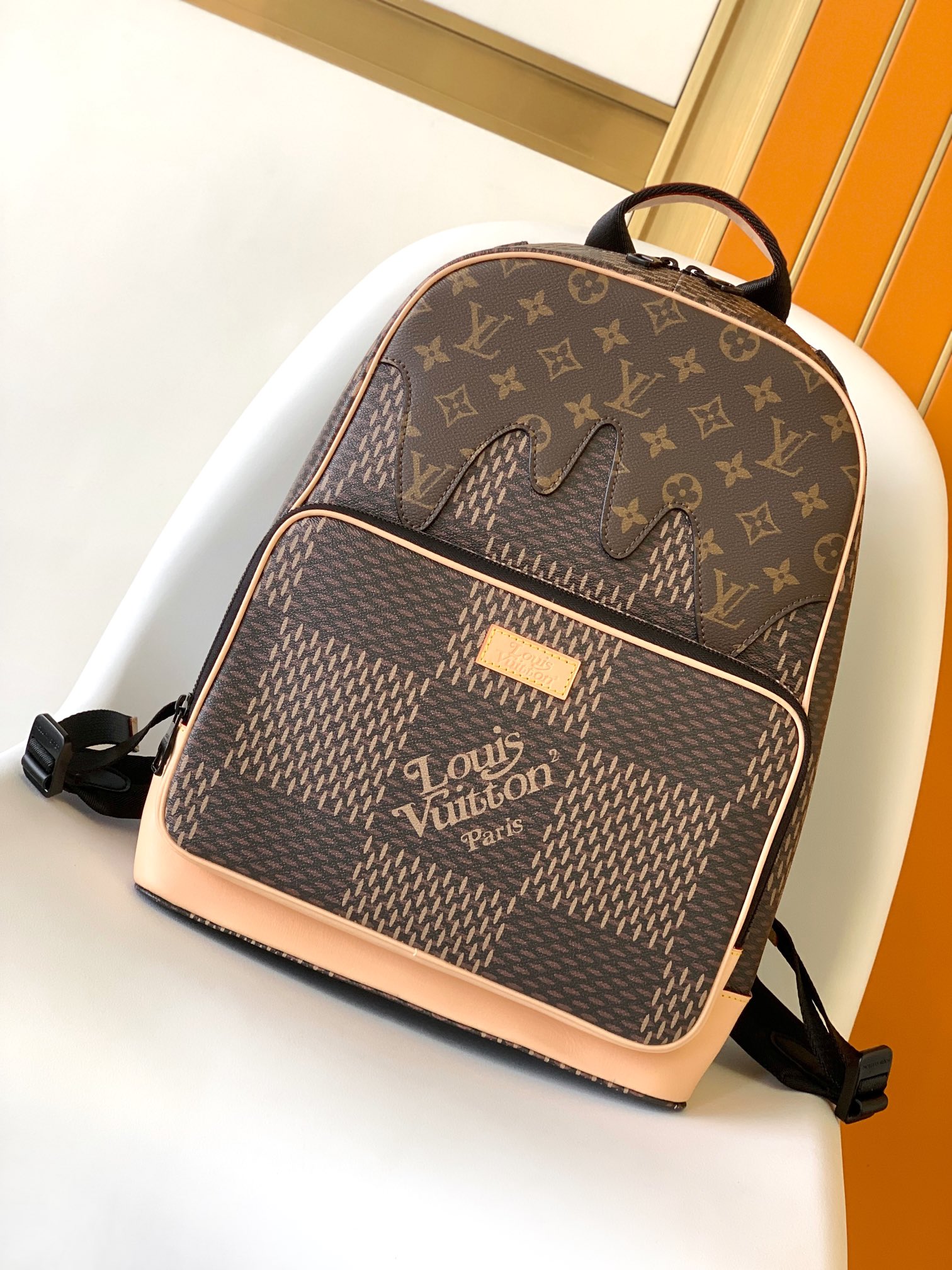 [TOP] LV Natural Leather Trim And Metal Piece Backpack 30x39x13cm-Brown