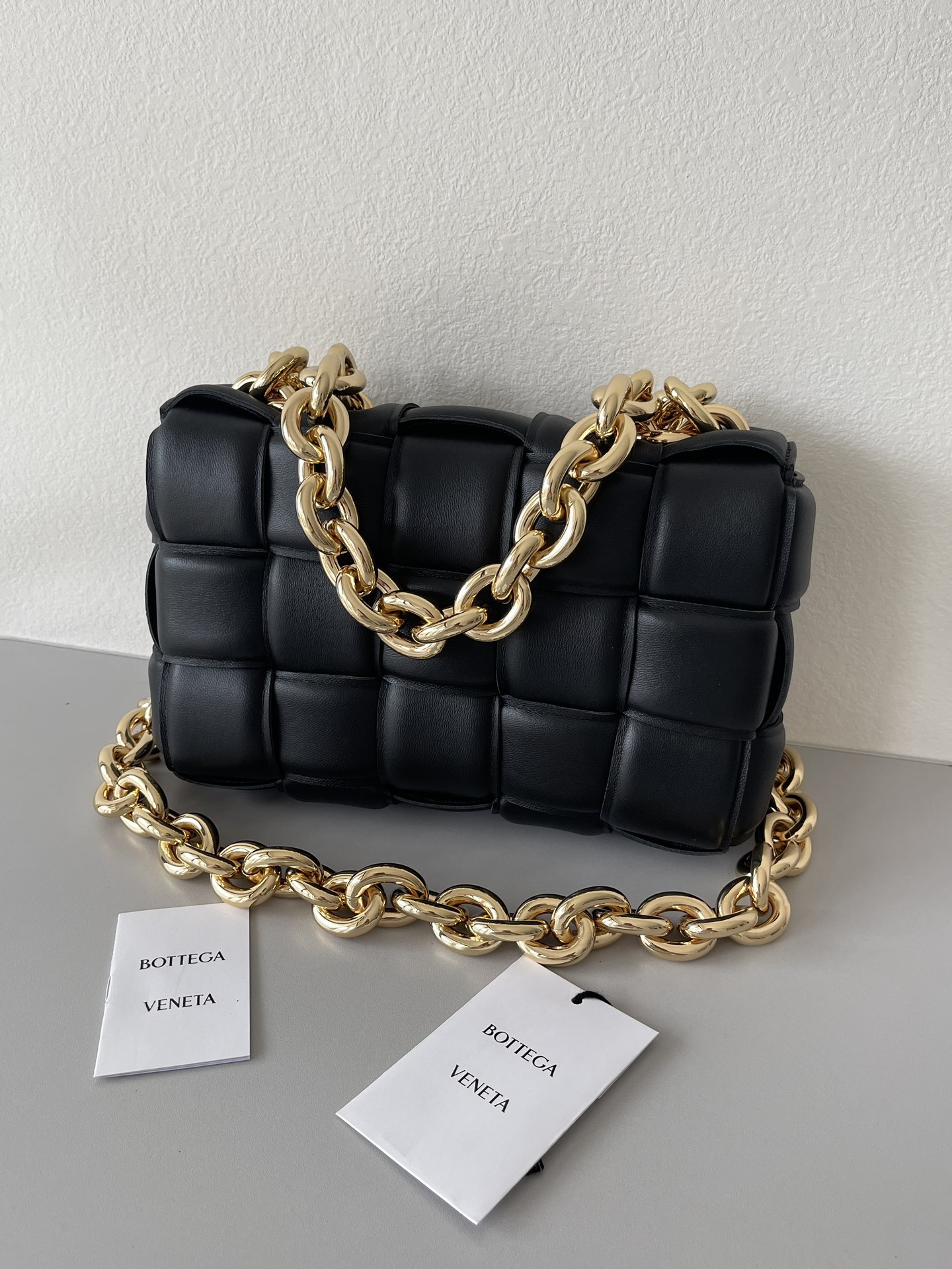 [TOP] Bottega Veneta BV Chain Cassette Bag - Black