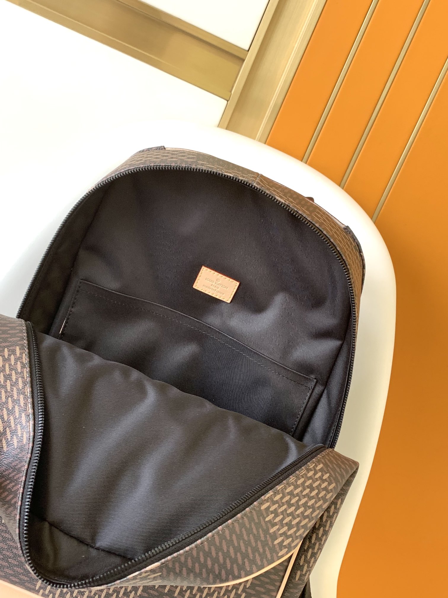 [TOP] LV Natural Leather Trim And Metal Piece Backpack 30x39x13cm-Brown