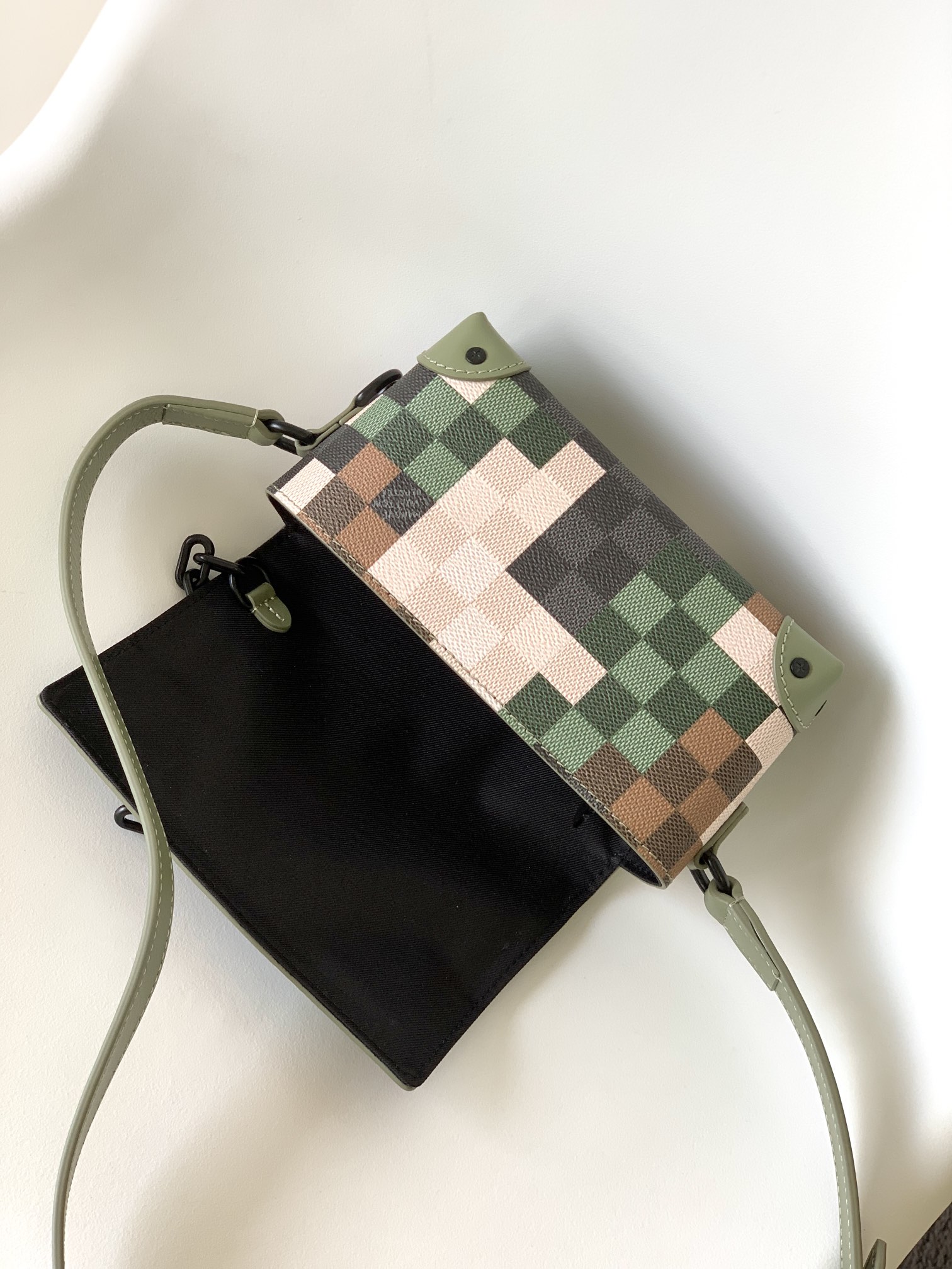 [TOP] Louis Vuitton LV Monogram Eclipse Canvas Steamer Mini Handbag 18x11x6.5cm - Green