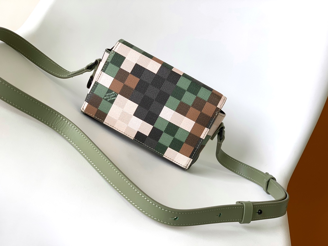 [TOP] Louis Vuitton LV Monogram Eclipse Canvas Steamer Mini Handbag 18x11x6.5cm - Green