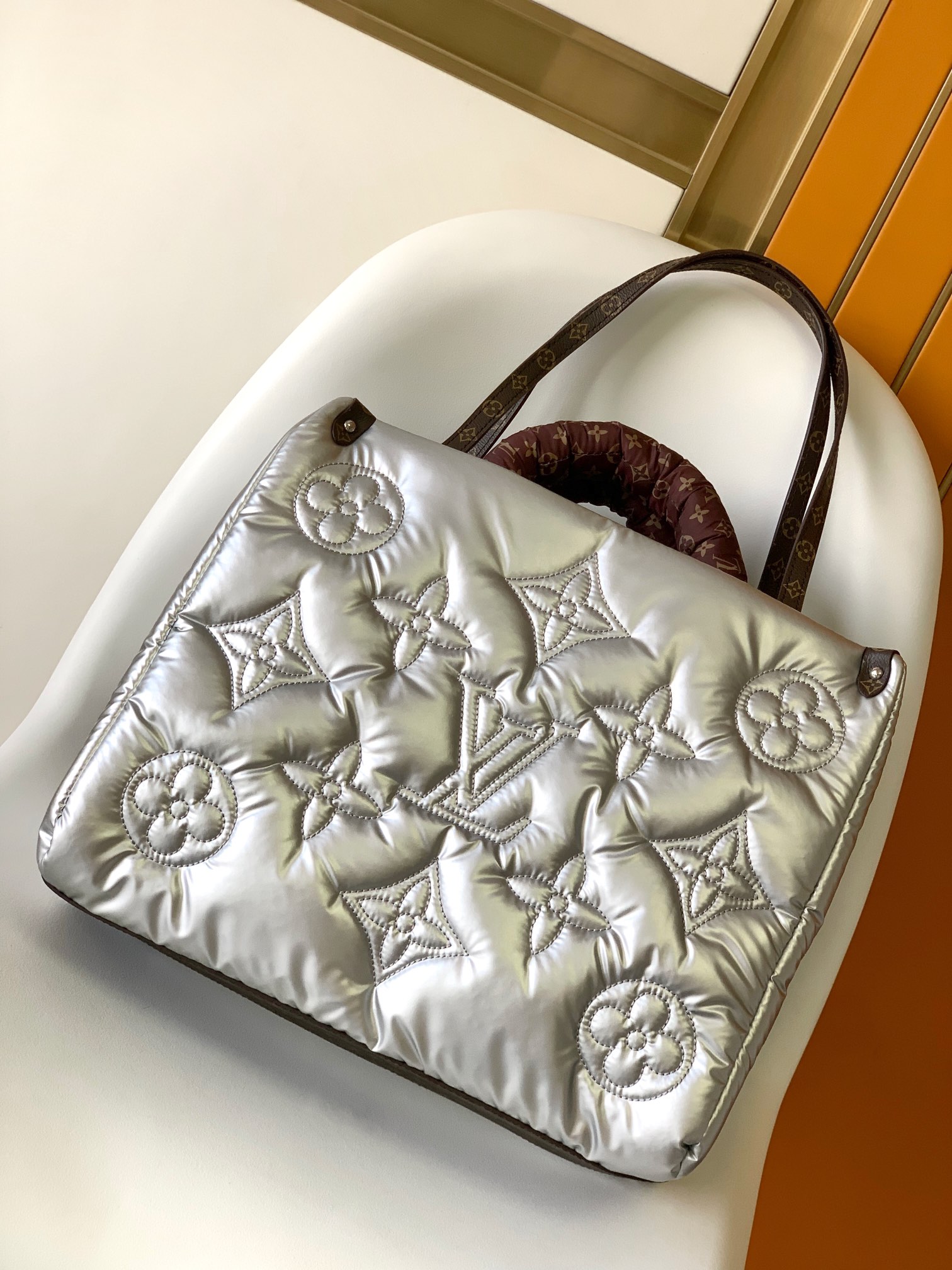 [TOP] Louis Vuitton LV Medium Silver Down Handbag 35x27x14CM-Sliver