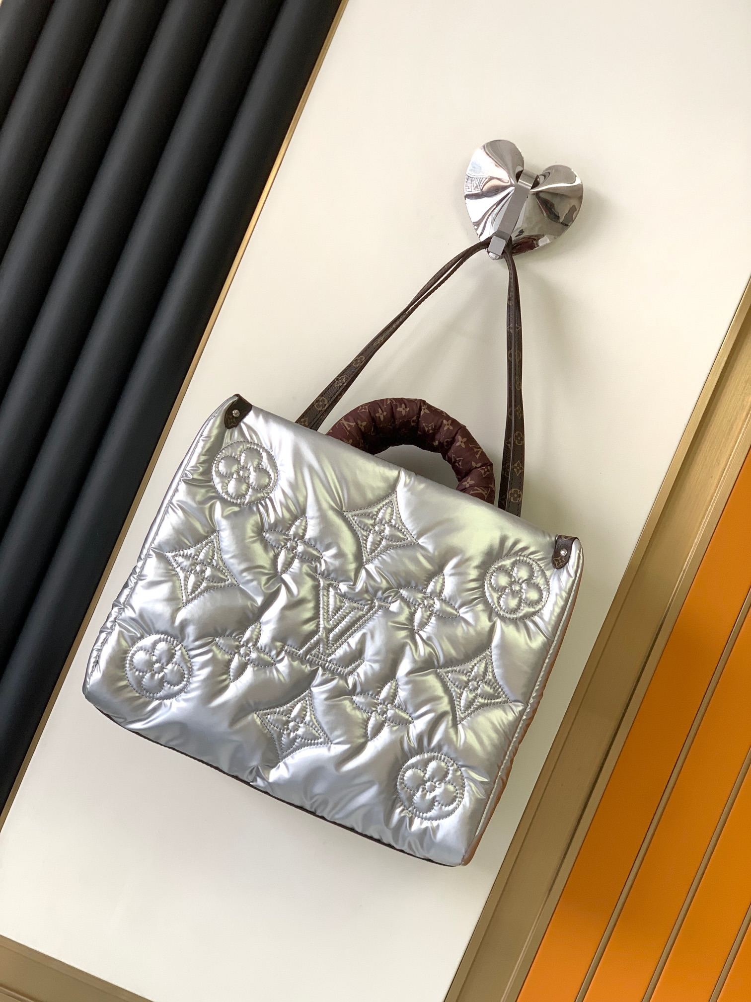 [TOP] Louis Vuitton LV Medium Silver Down Handbag 35x27x14CM-Sliver