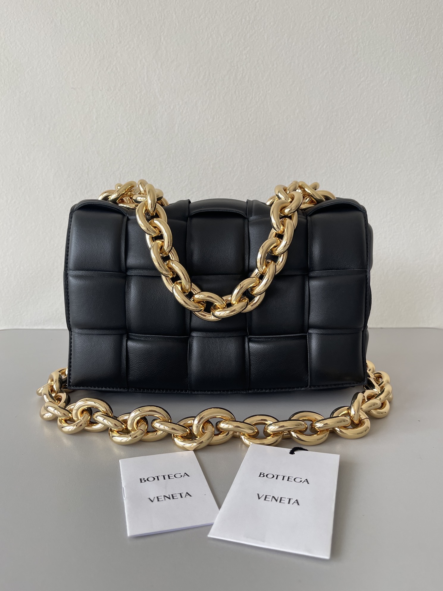 [TOP] Bottega Veneta BV Chain Cassette Bag - Black