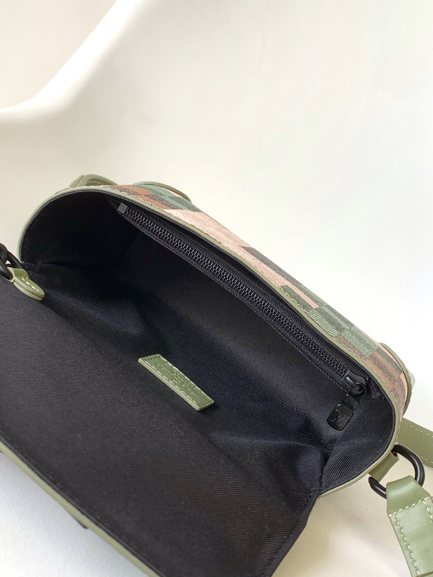 [TOP] Louis Vuitton LV Monogram Eclipse Canvas Steamer Mini Handbag 18x11x6.5cm - Green