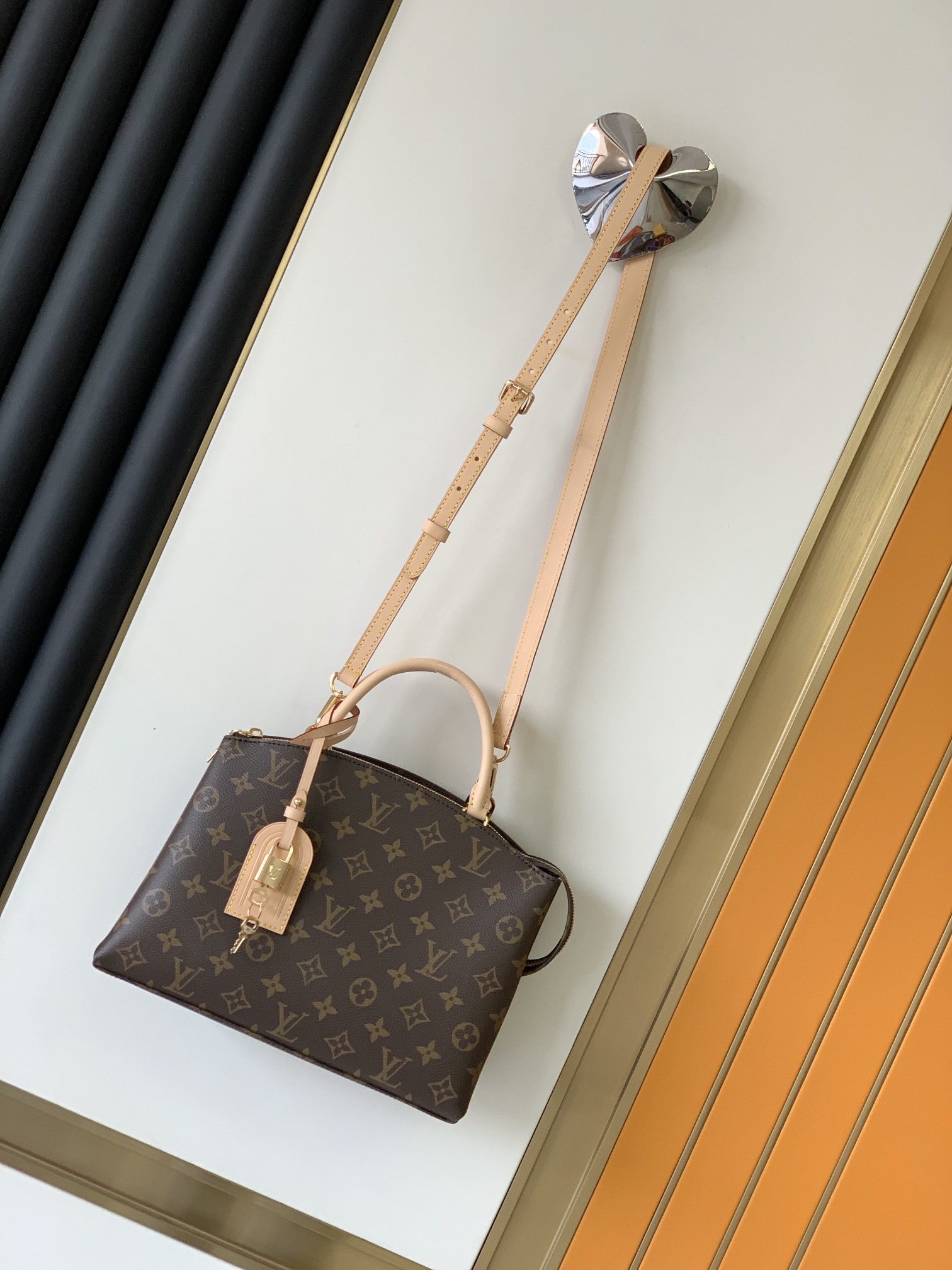 [TOP] Louis Vuitton LV Grand Palais Handbag 29×18×12cm - Brown