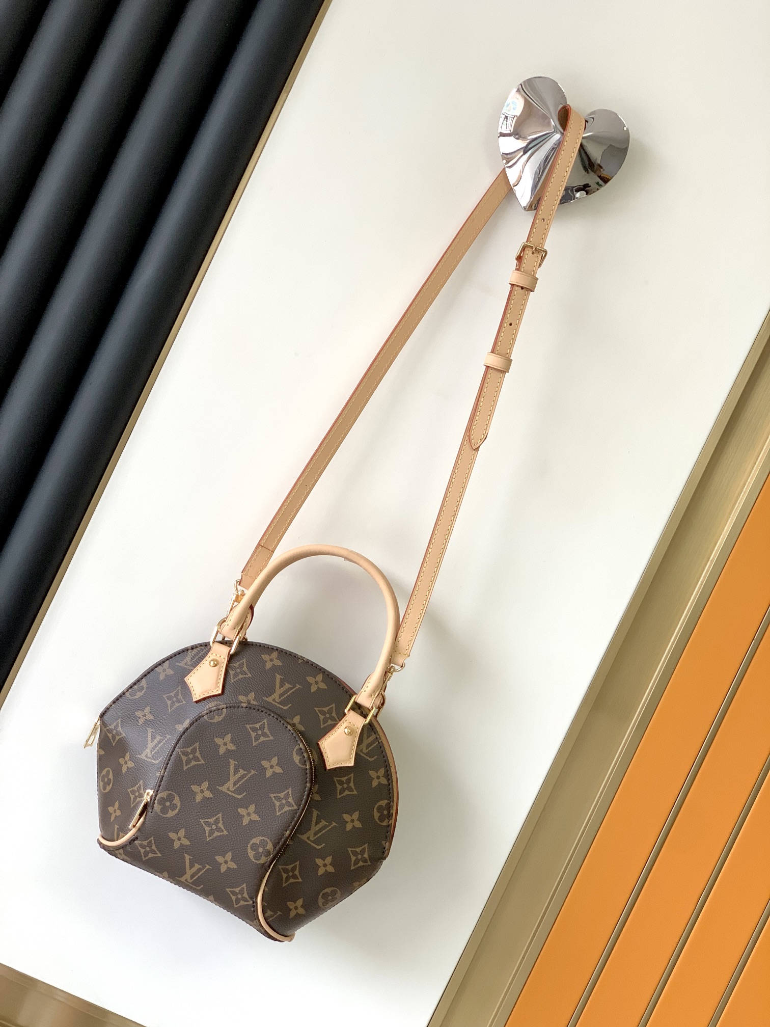 [TOP] Louis Vuitton LV Ellipse Small Handbag 28x21x8cm - Brown