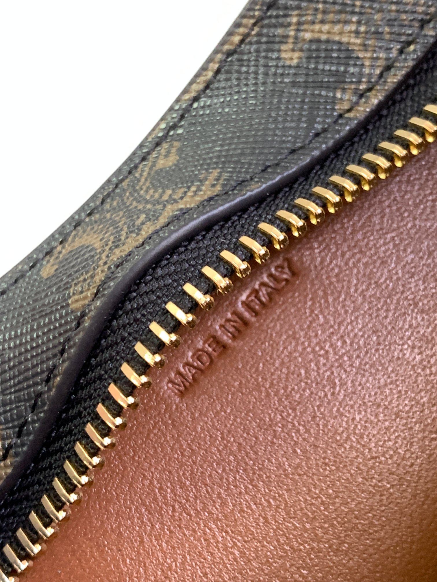 [TOP] CELINE Tilly Bag 22x13.5x4cm - Monogram