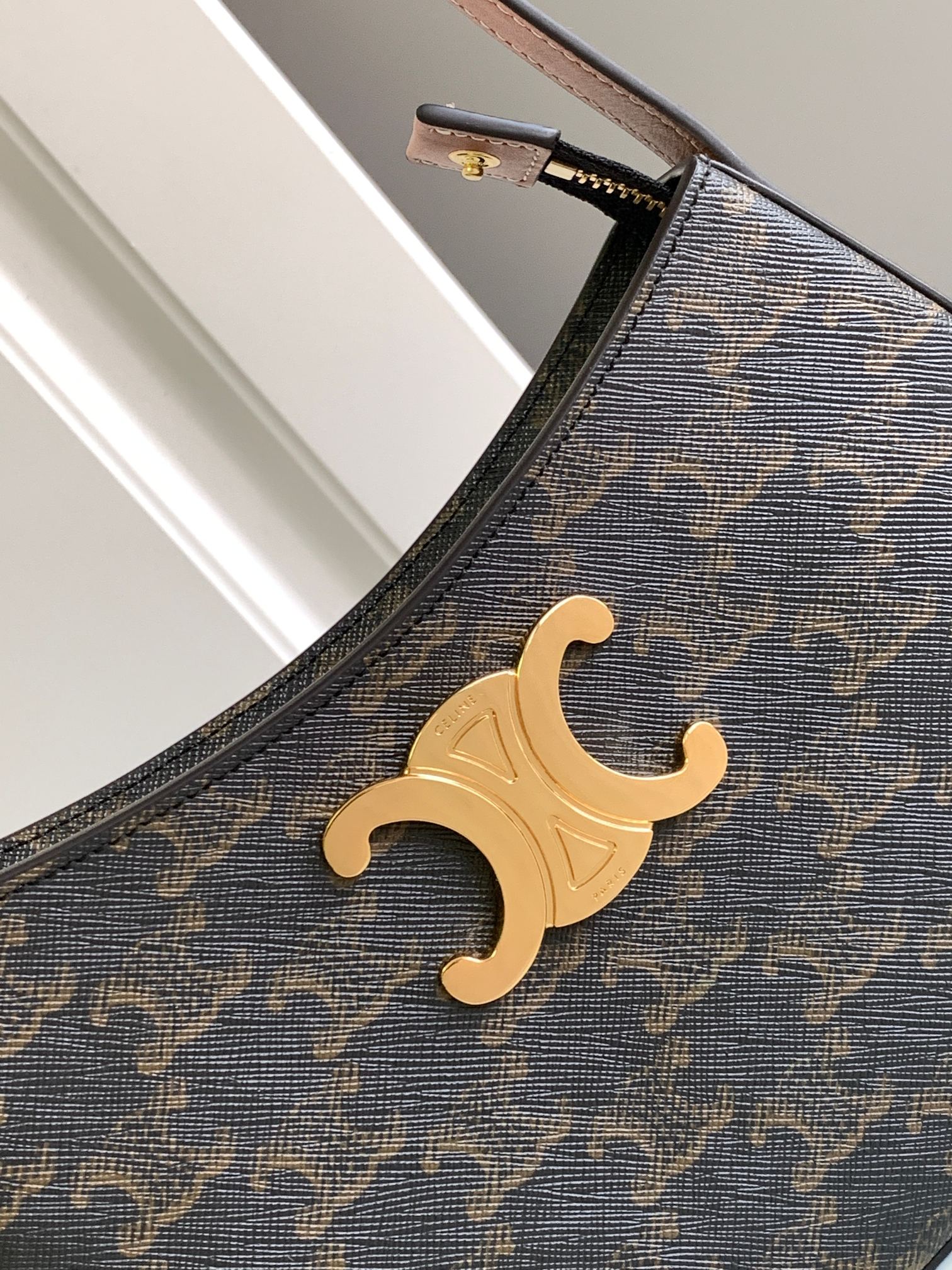 [TOP] CELINE Tilly Bag 22x13.5x4cm - Monogram