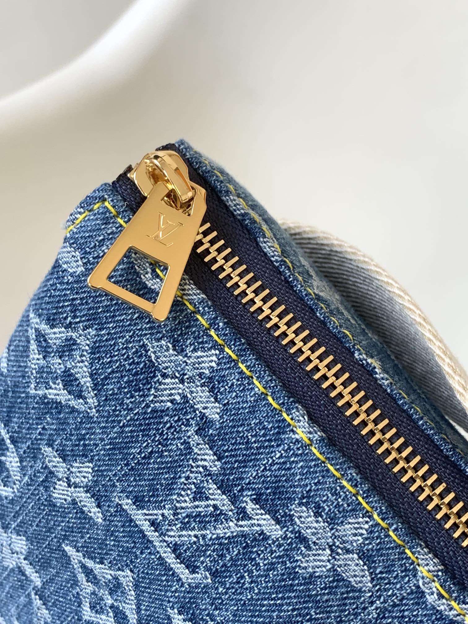 [TOP] Louis Vuitton LV Cousin Small Handbag 26x20x12cm - Denim Blue