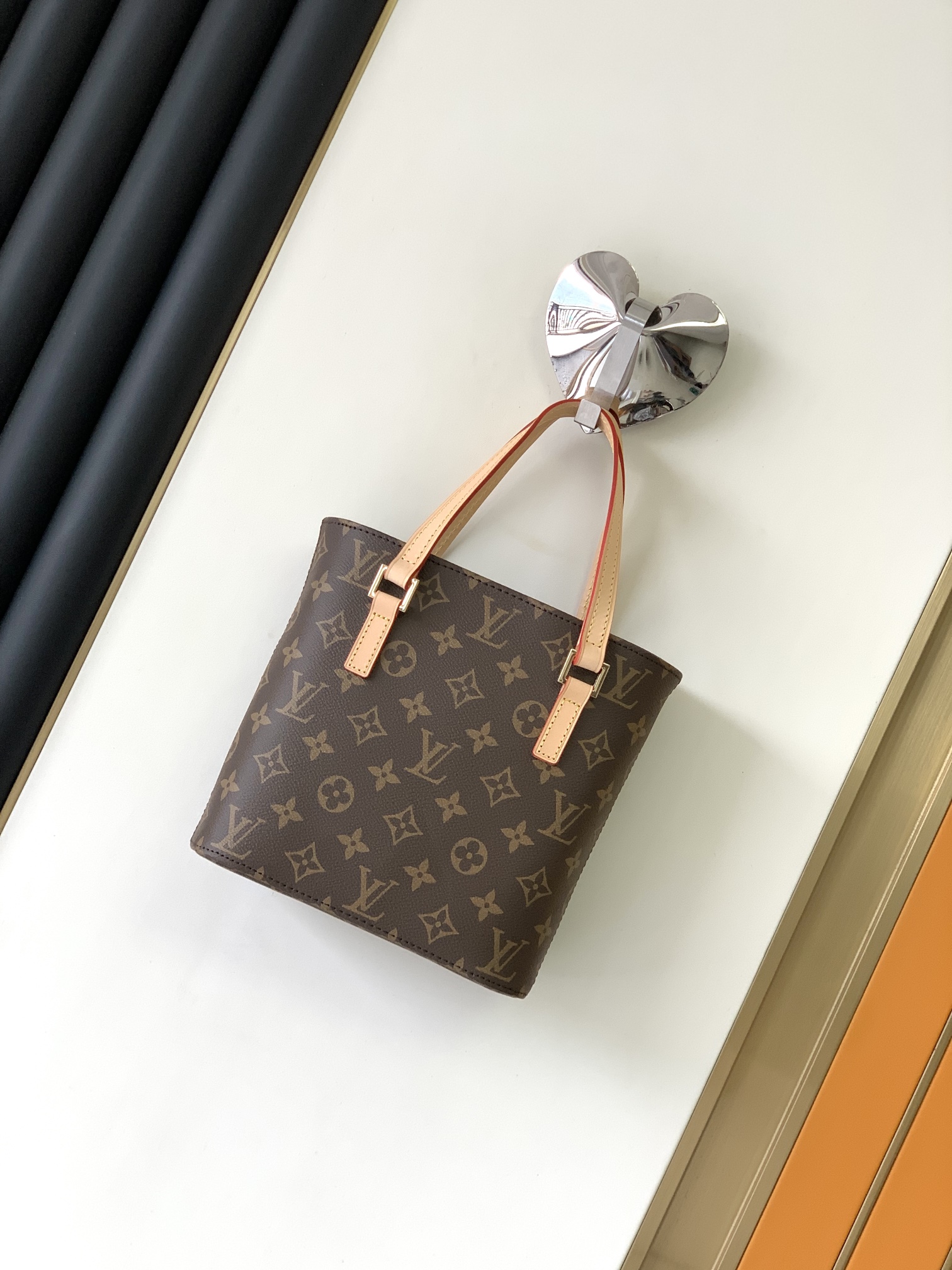 [TOP] Louis Vuitton LV Cow Leather Bucket Bag 23x21x8cm - Brown