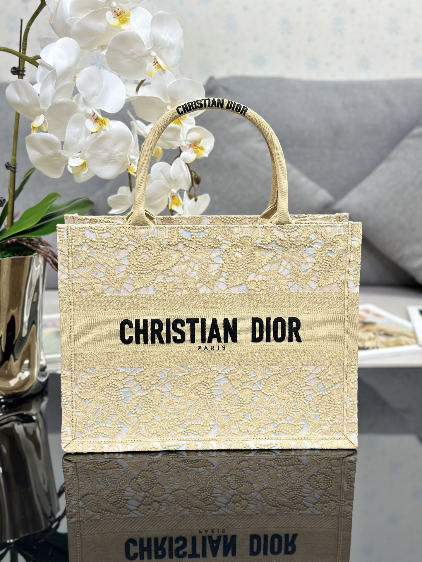 [TOP] Christian Dior Medium Lace D-Lace Macramé Pattern Embroidery Book Tote Bags 36x27.5x16.5cm