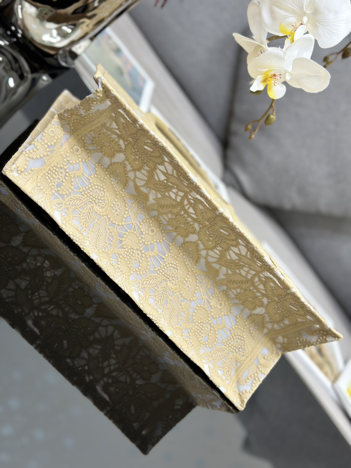 [TOP] Christian Dior Medium Lace D-Lace Macramé Pattern Embroidery Book Tote Bags 36x27.5x16.5cm