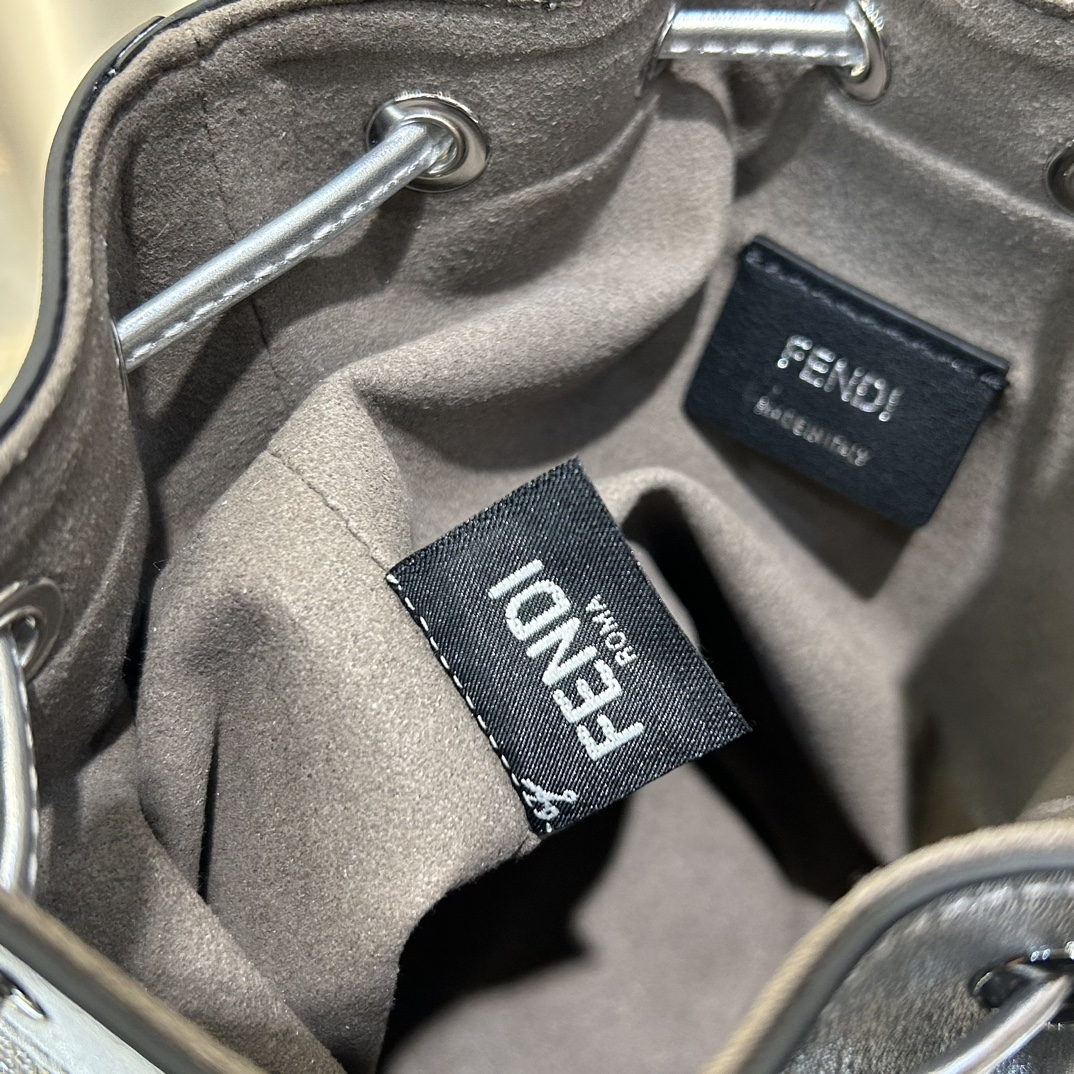 [TOP] FENDI Inner Suede Material Bucket Bag 18x12x10cm - Silvery