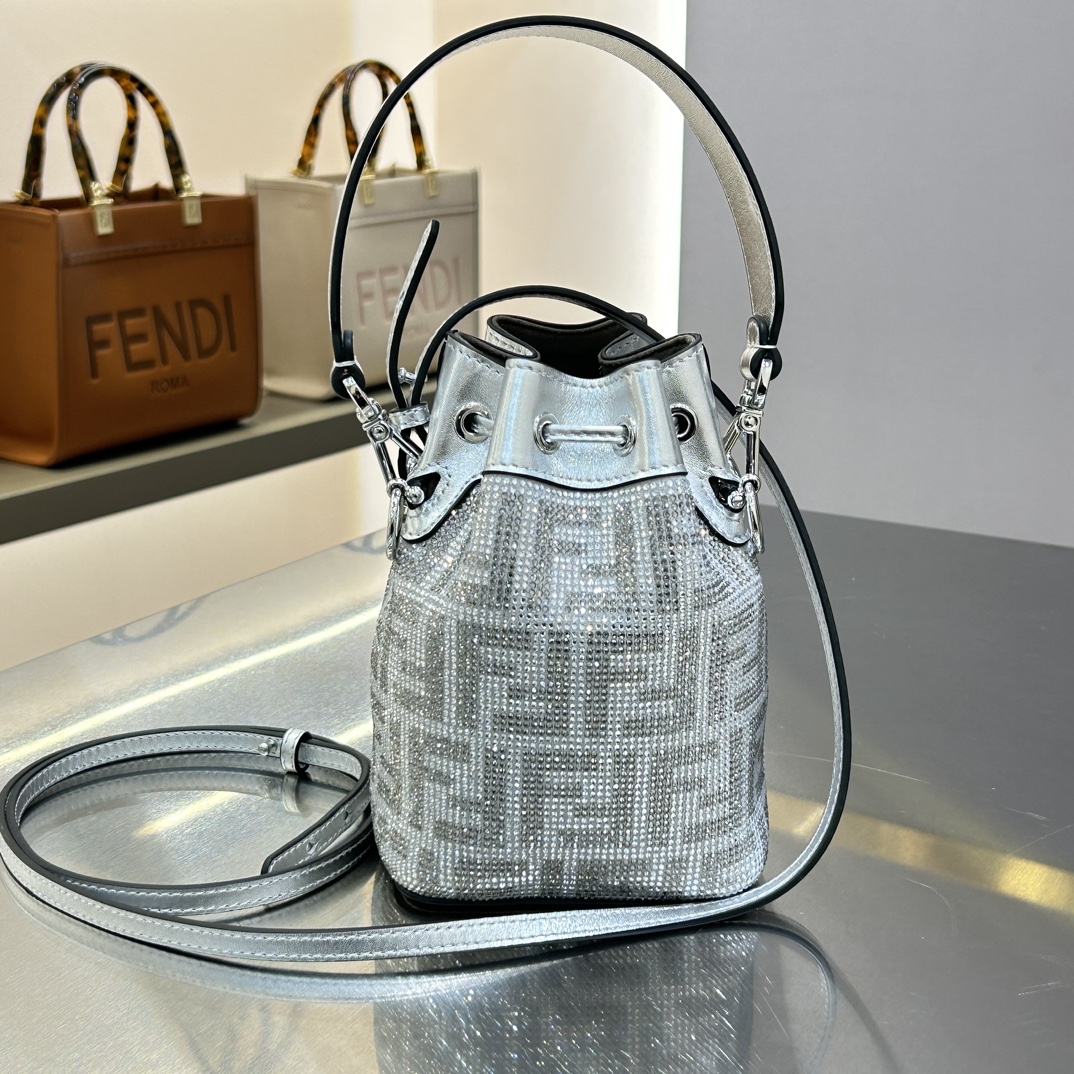 [TOP] FENDI Inner Suede Material Bucket Bag 18x12x10cm - Silvery