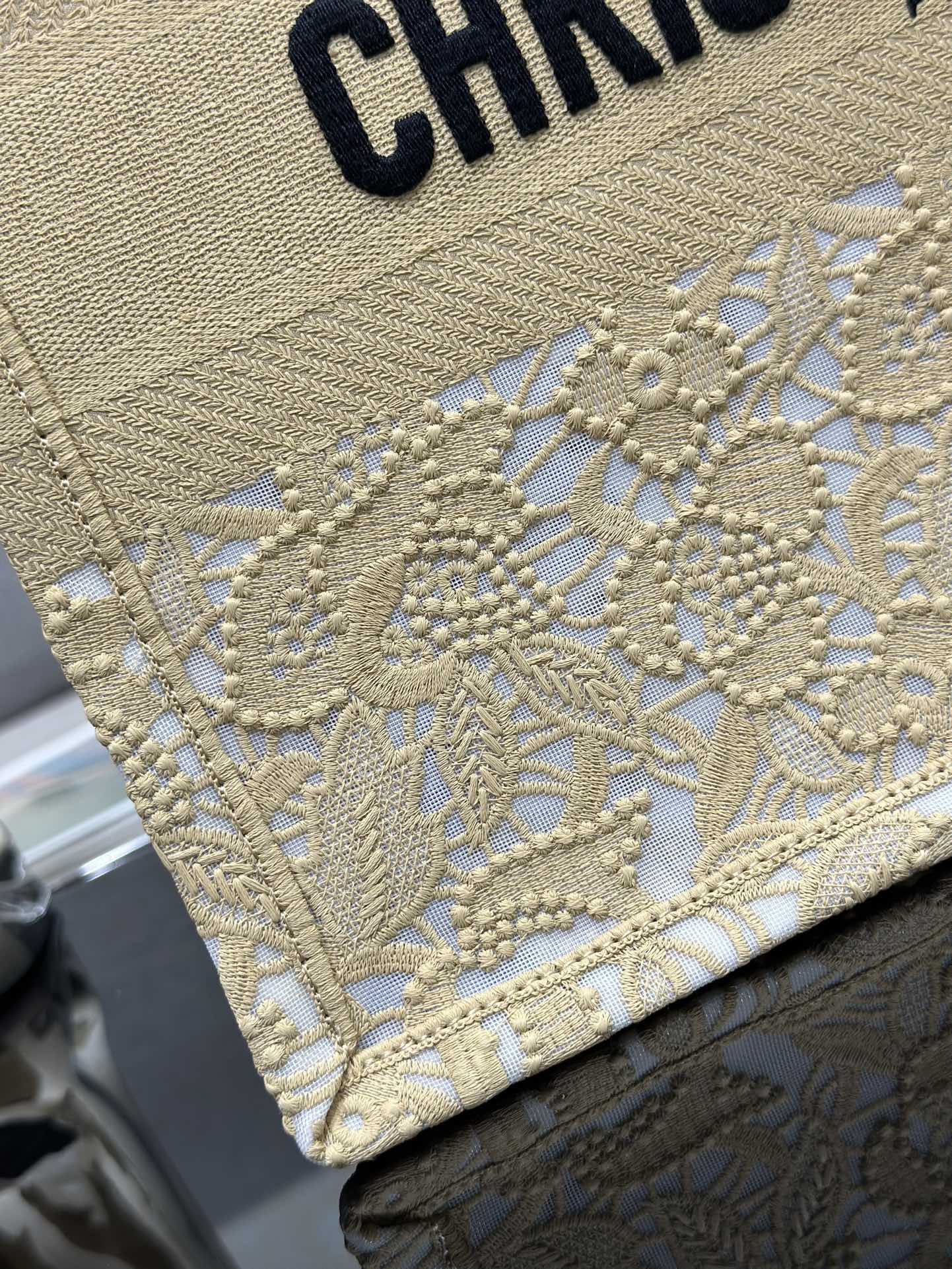 [TOP] Christian Dior Medium Lace D-Lace Macramé Pattern Embroidery Book Tote Bags 36x27.5x16.5cm