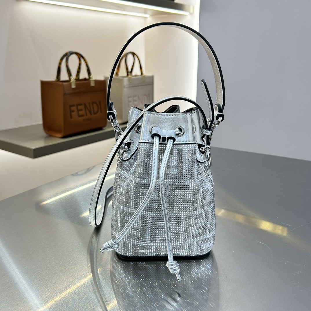 [TOP] FENDI Inner Suede Material Bucket Bag 18x12x10cm - Silvery