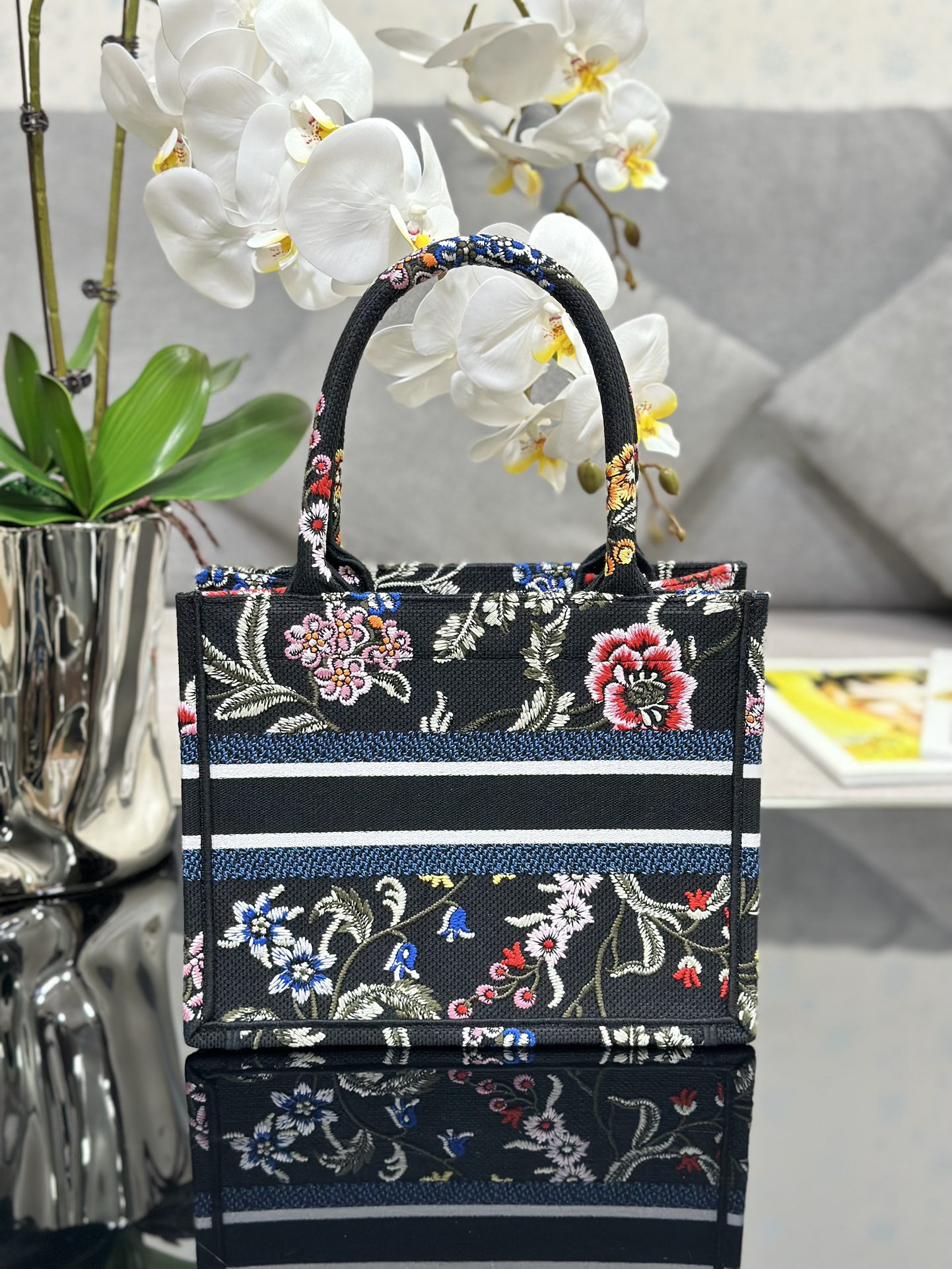 [TOP] Christian Dior Petites Fleurs pattern embroidery Book Tote Bags 26.5x21x14cm