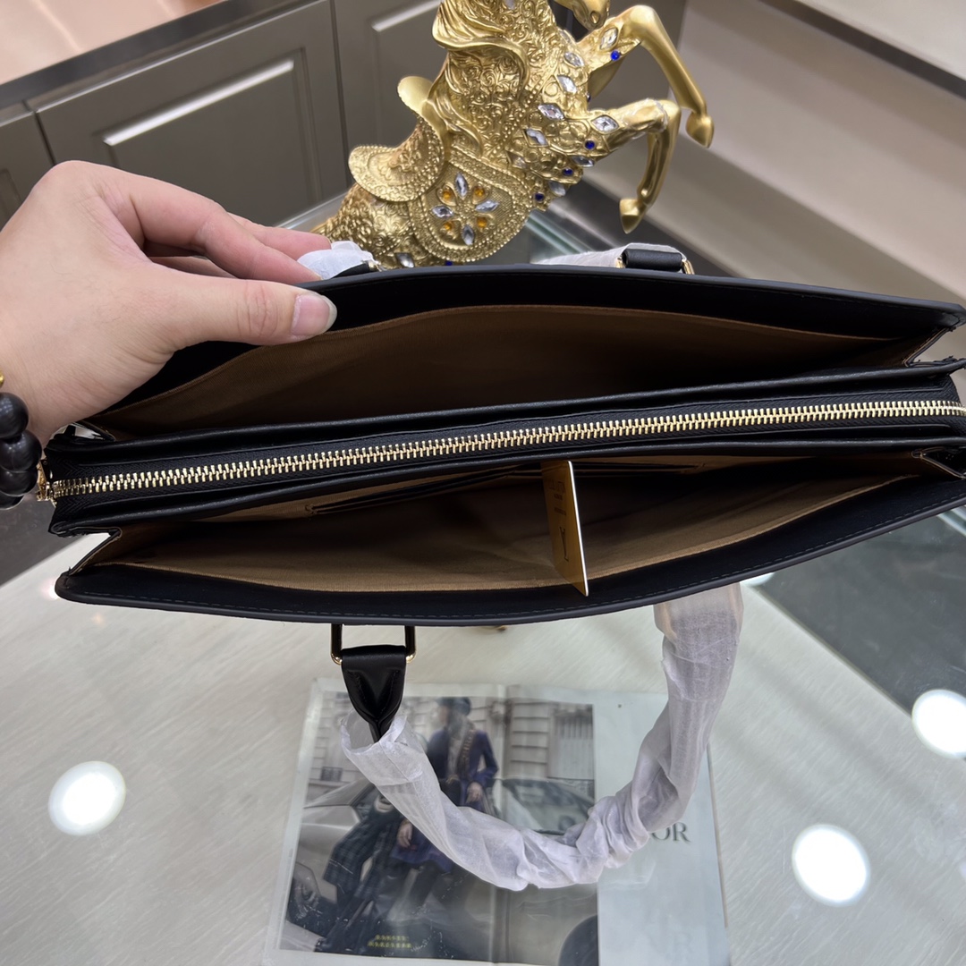 [TOP] Louis Vuitton LV Adopting Crocodile Patterned Cowhide Bag - 38-6-29CM - Black