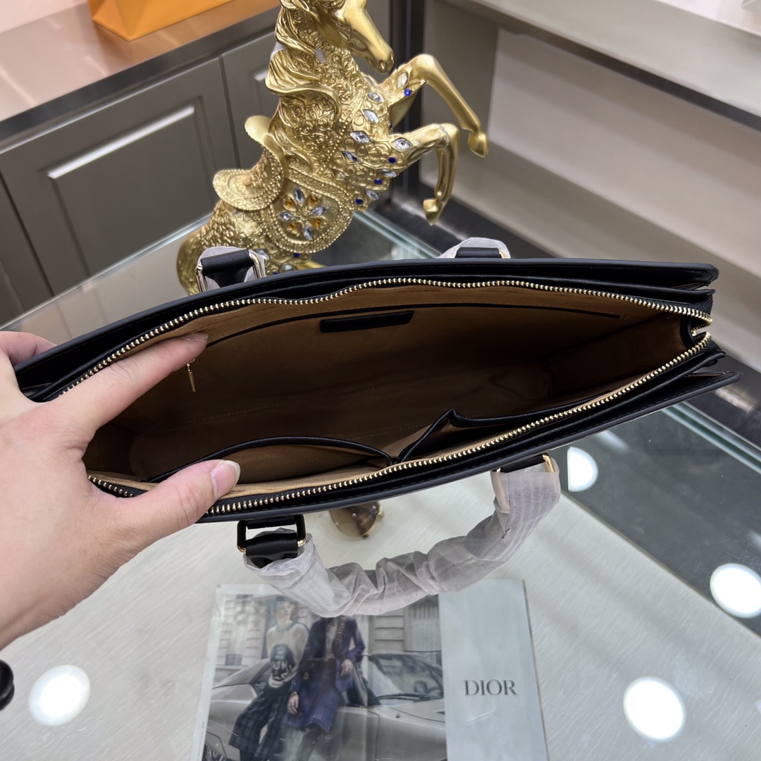 [TOP] Louis Vuitton LV Adopting Crocodile Patterned Cowhide Bag - 38-6-29CM - Black