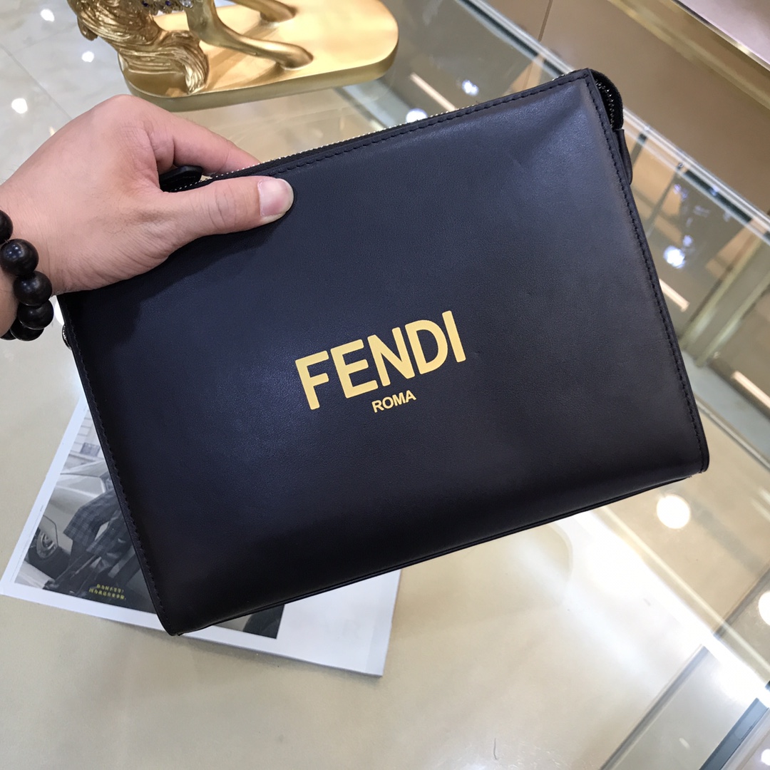 [TOP] FENDI Men's Black Romano Leather Bag 27-20-6cm - Black
