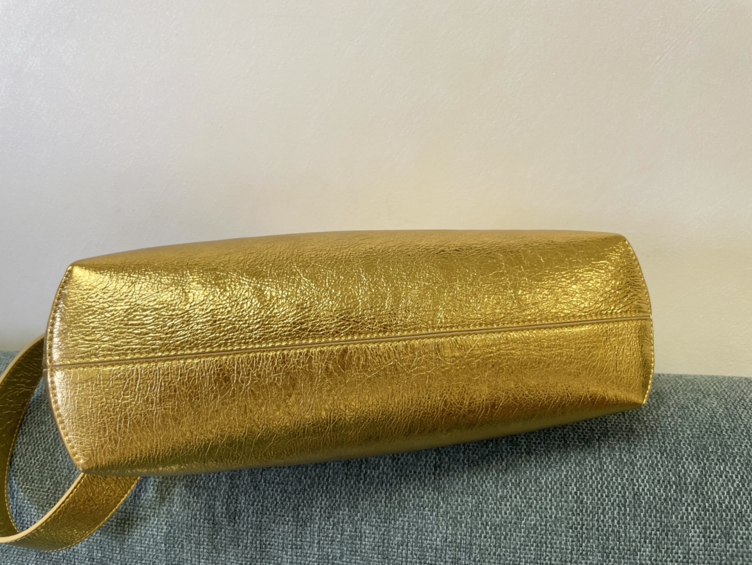 [TOP] FENDI Crinkled Gold First Bags - 2 Sizes - Golden