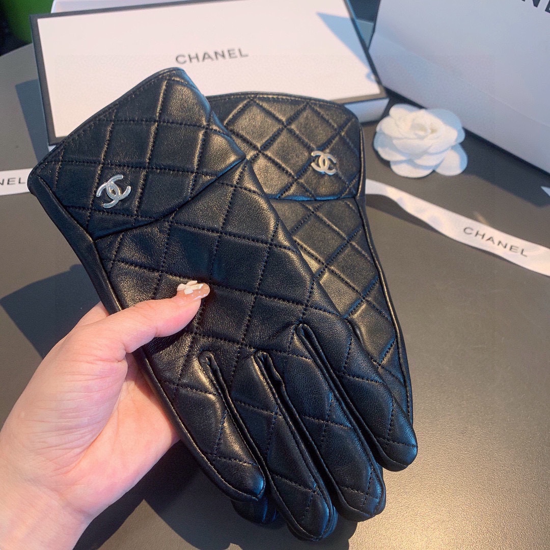 [TOP] CHANEL Quilted Sheepskin Gloves - Black