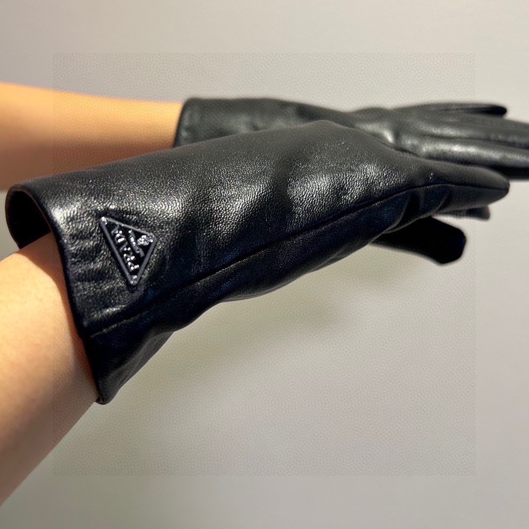 [TOP] PRADA Sheepskin Gloves - Black