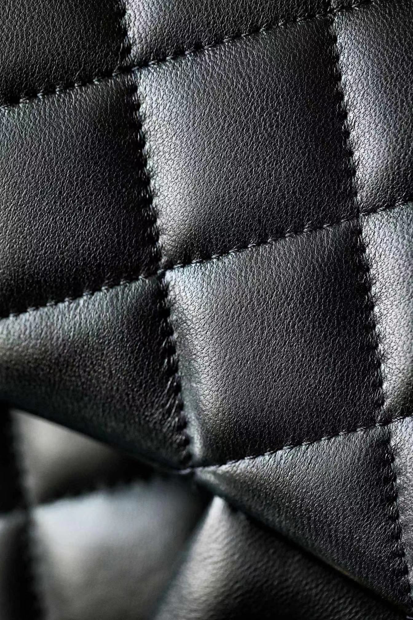 [TOP] CHANEL Classic Flap Bag Jumbo Large 30CM - Black & GHW