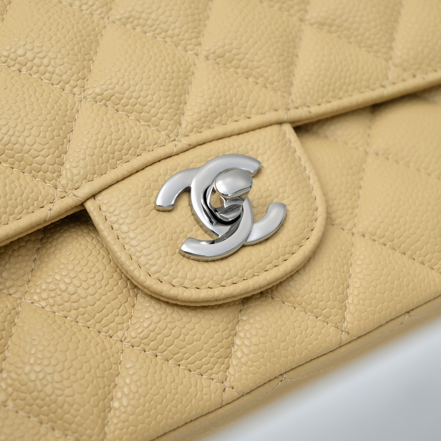[TOP] CHANEL Classic Flab Bag Medium 15.5x25.5x6.5cm - Yellow&SHW