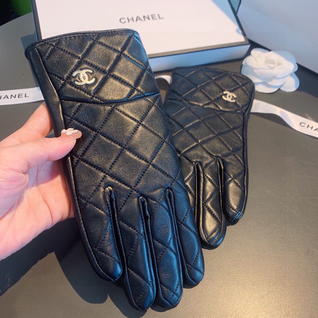 [TOP] CHANEL Quilted Sheepskin Gloves - Black