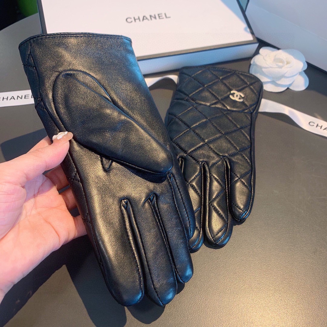 [TOP] CHANEL Quilted Sheepskin Gloves - Black