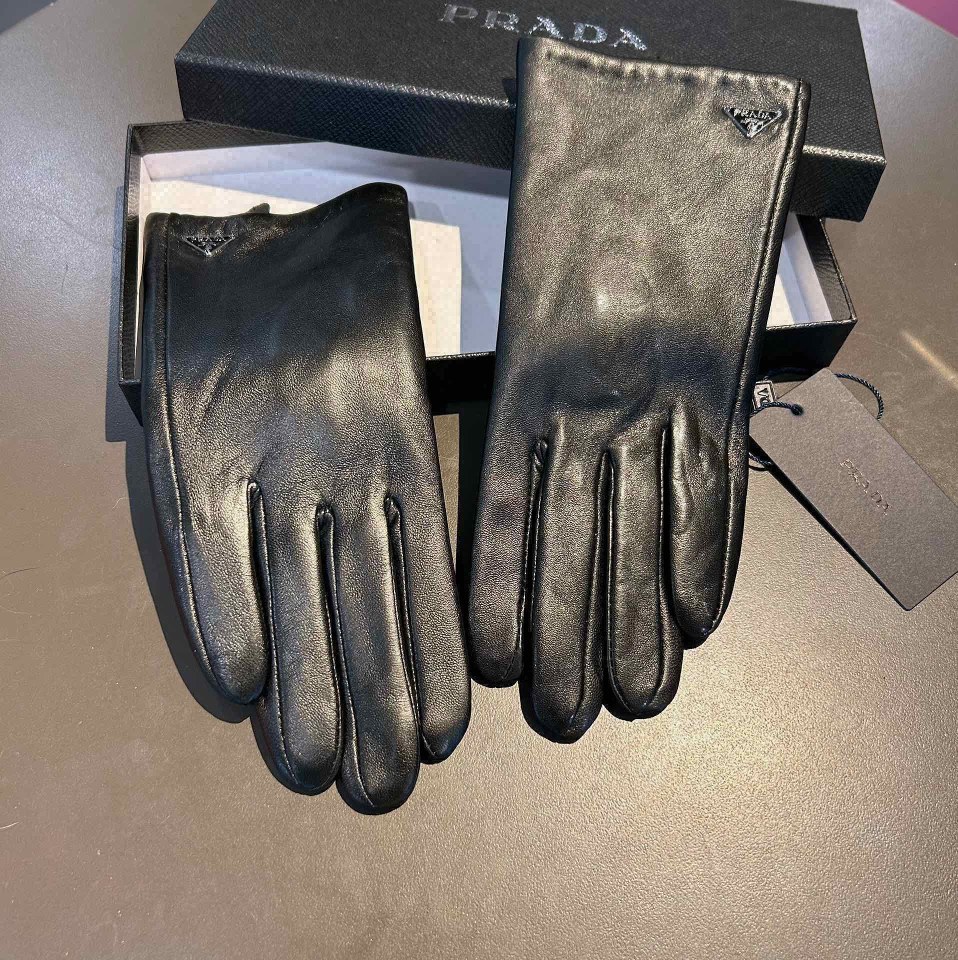 [TOP] PRADA Sheepskin Gloves - Black