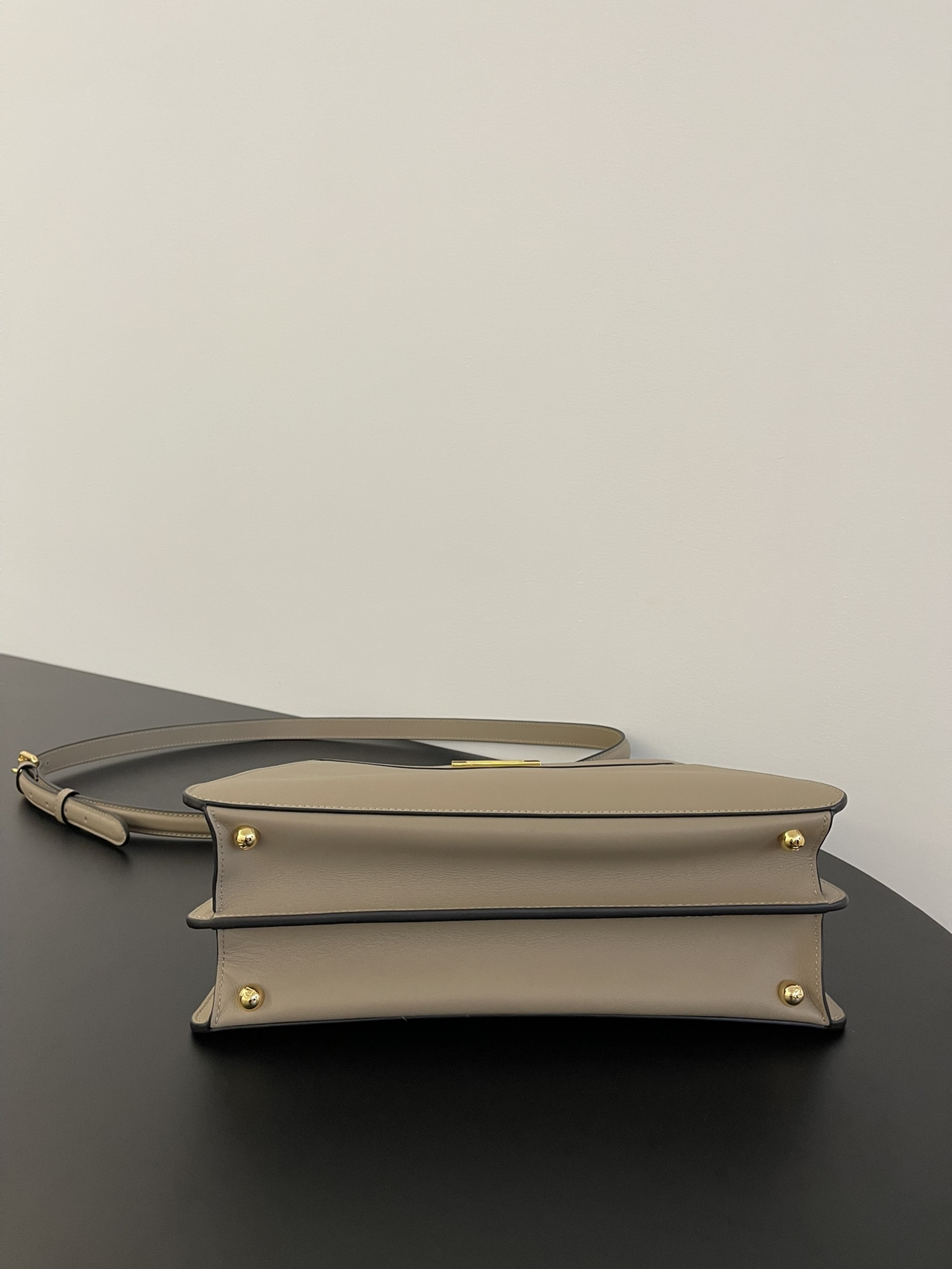 [TOP] FENDI Retro Leather Peekaboo Bags - 33x25x13cm - Khaki&GHW