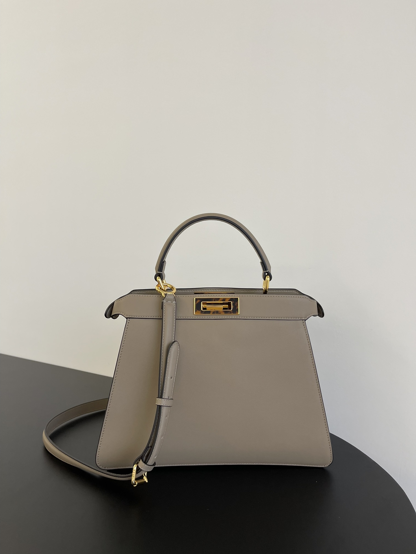 [TOP] FENDI Retro Leather Peekaboo Bags - 33x25x13cm - Khaki&GHW