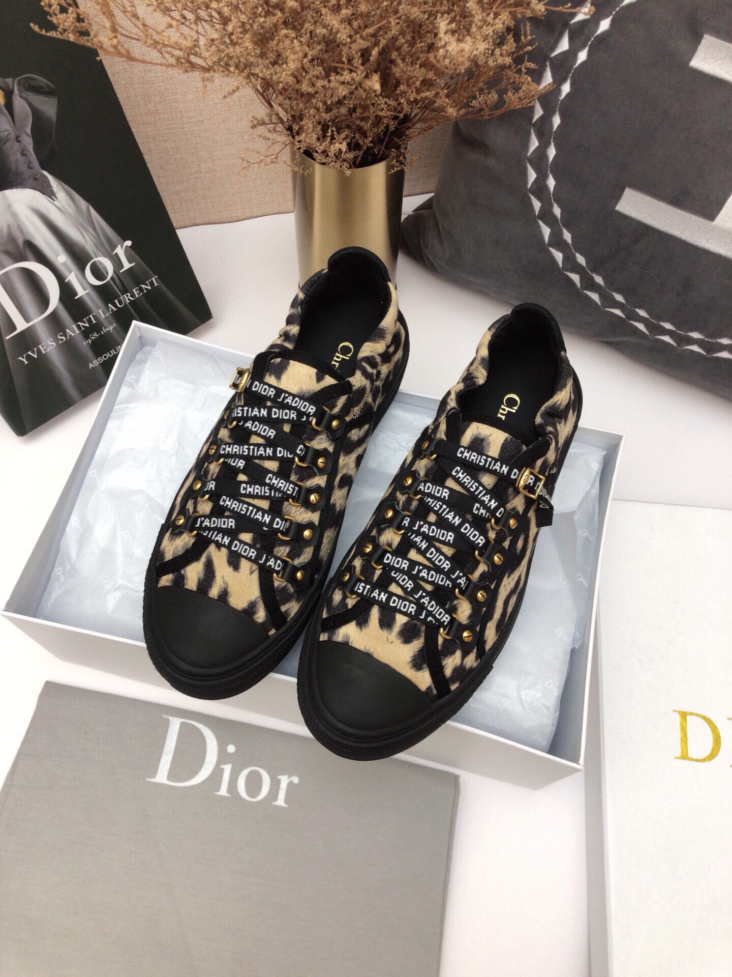 [TOP] Christian Dior Walkn Flat Strap Casual Shoes - 3 Colors