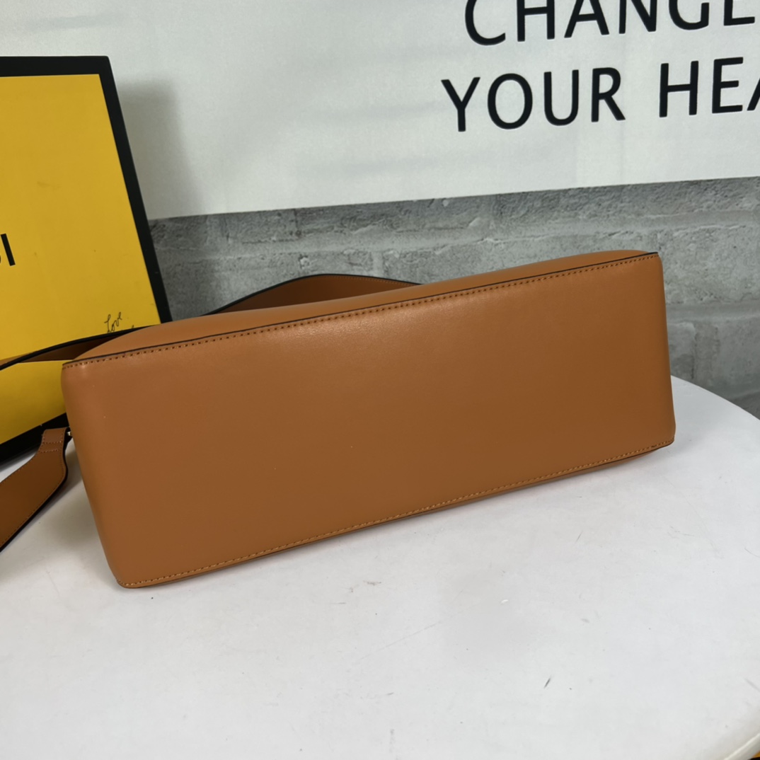 [TOP] FENDI Metal Cowhide Chain Bag 35x23x14cm - Brown&GHW