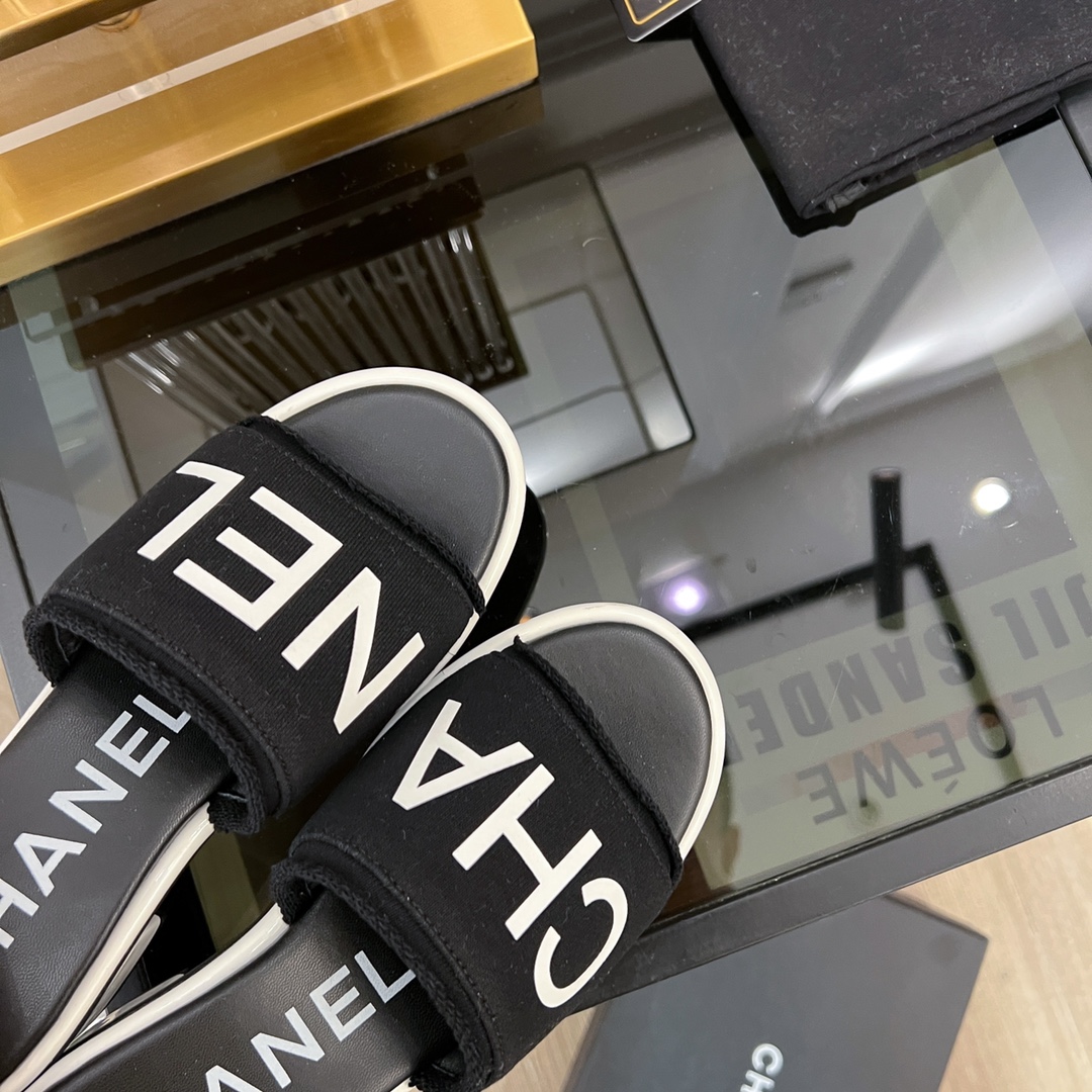 [TOP] CHANEL Sheepskin Velvet Slippers - 3 Colour