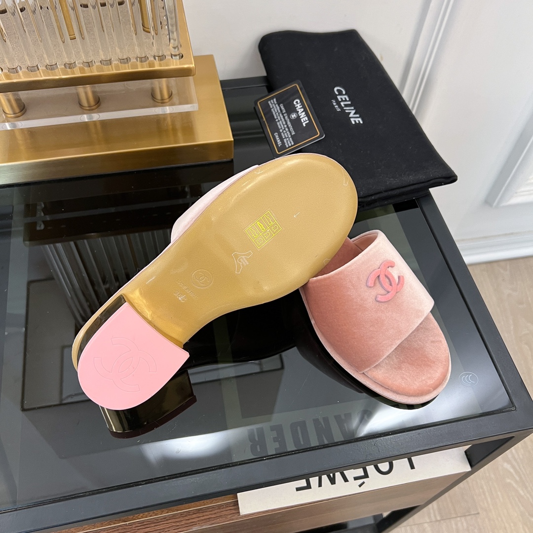 [TOP] CHANEL Velvet Thick Heeled Slippers - 2 Colour