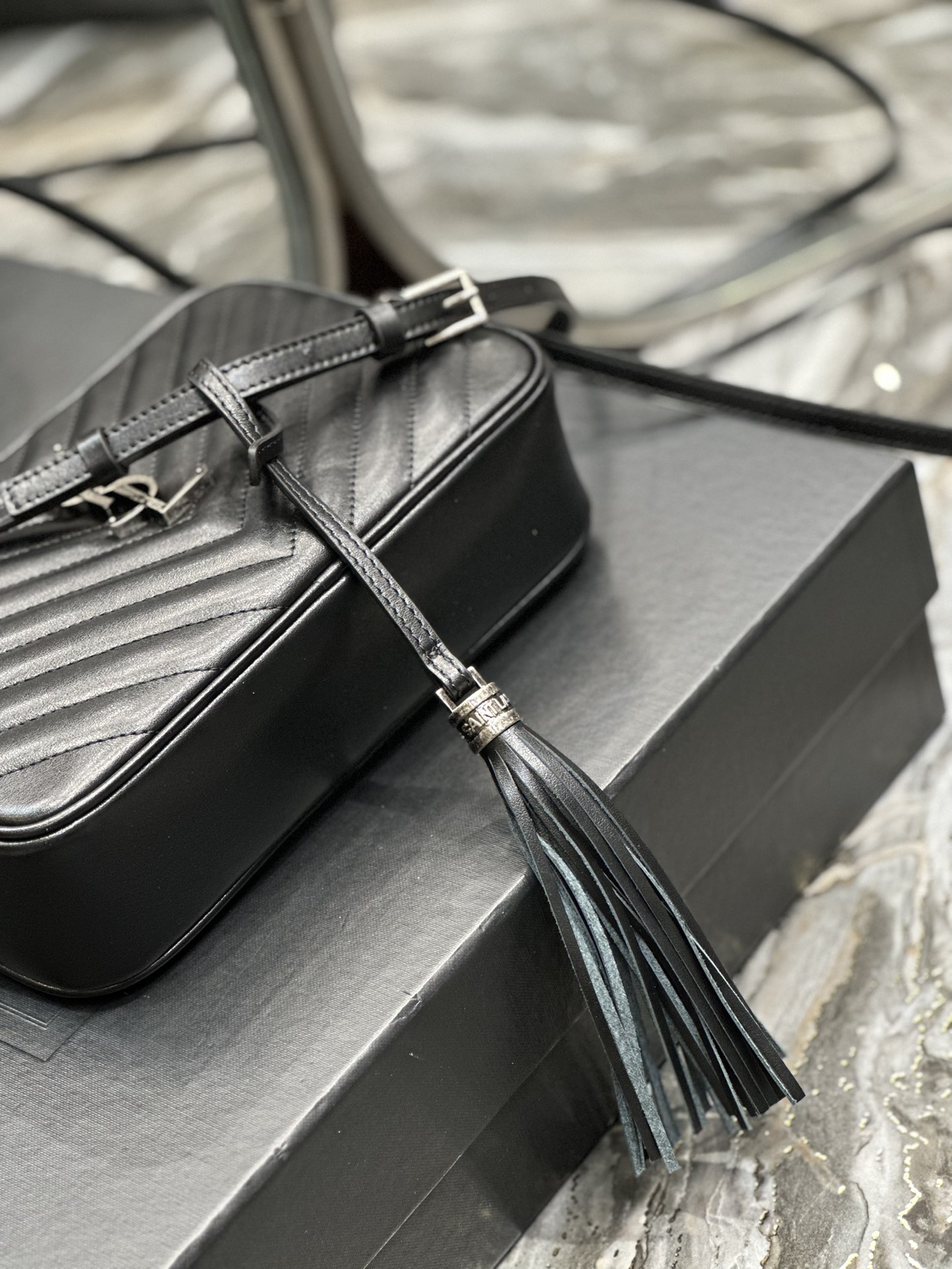 [TOP] Yves Saint Laurent YSL Cowhide Tassel Lou Camera Bags 23x16x6cm - 6 Colors