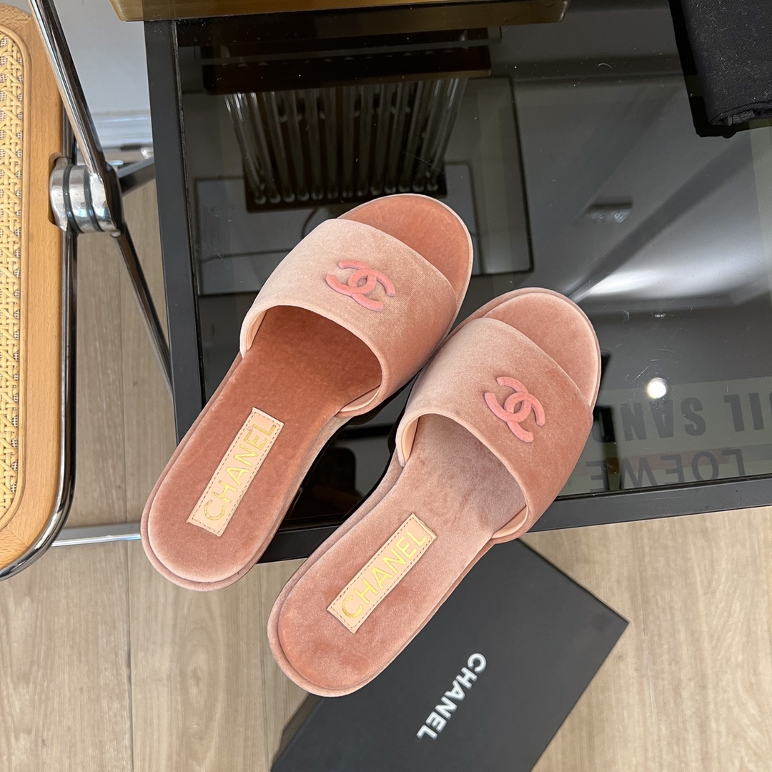 [TOP] CHANEL Velvet Thick Heeled Slippers - 2 Colour