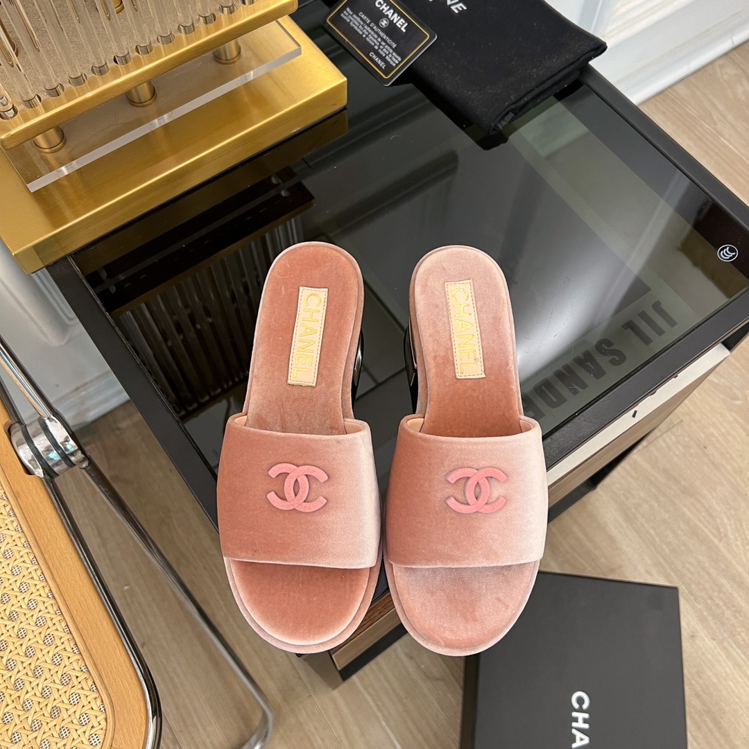 [TOP] CHANEL Velvet Thick Heeled Slippers - 2 Colour