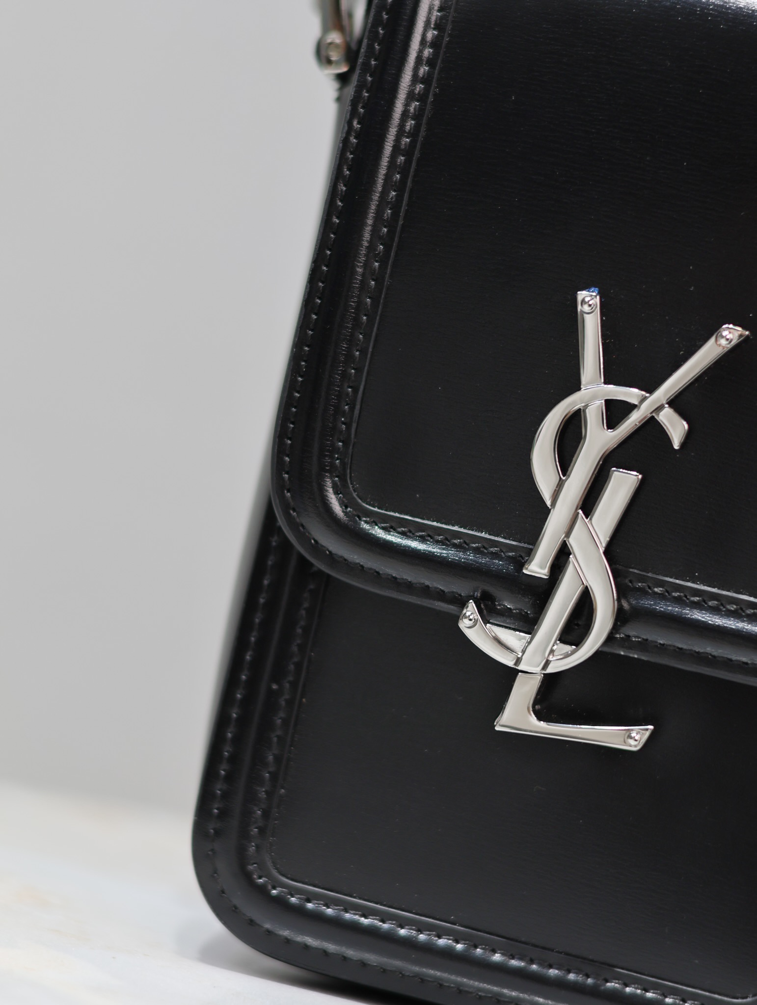 [TOP] Yves Saint Laurent YSL Solferino Box Phone Bag 18×11×5cm - Black&SHW