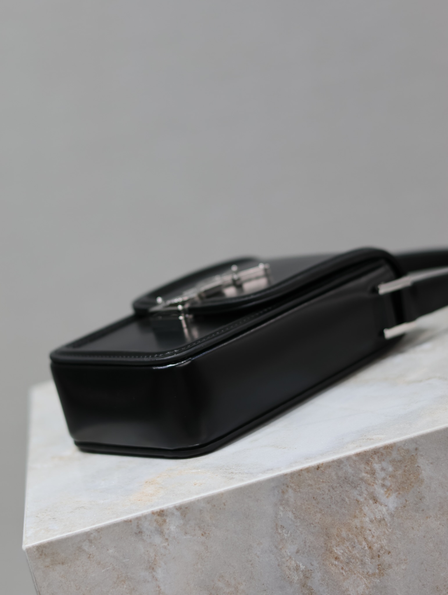 [TOP] Yves Saint Laurent YSL Solferino Box Phone Bag 18×11×5cm - Black&SHW