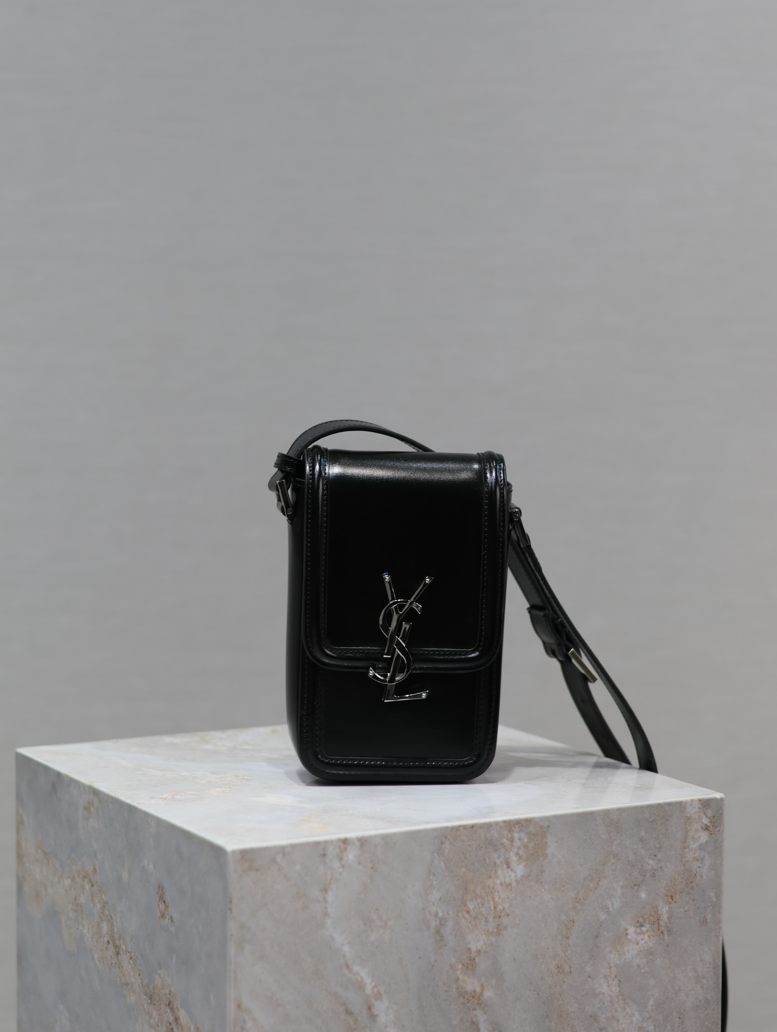 [TOP] Yves Saint Laurent YSL Solferino Box Phone Bag 18×11×5cm - Black&SHW