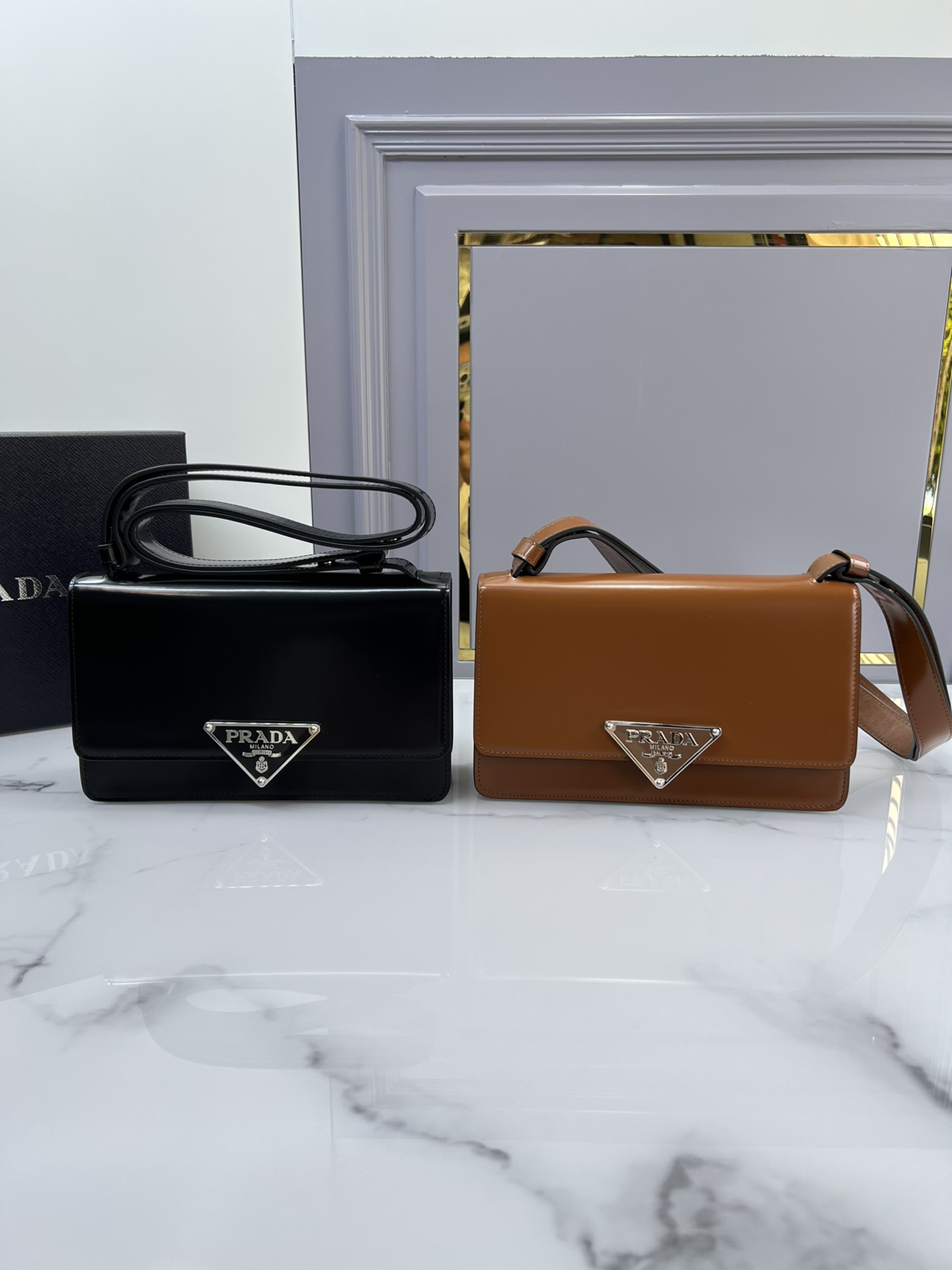 [TOP] PRADA New Series Of Shiny Calf Leather Flip Over Crossbody Bags 24*15*6cm - 2 Colors