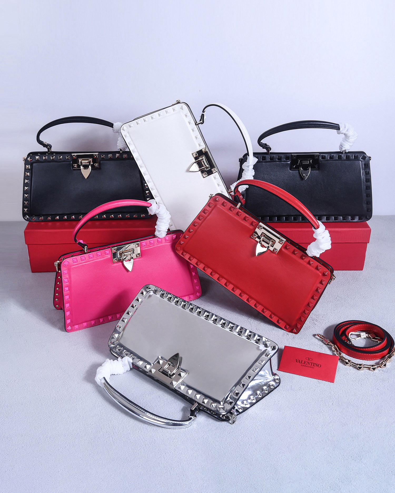 [TOP] VALENTINO Garavani Rockstud Bag Calfskin with Enamel Stud Trim 21x12x6cm/28x14x8cm - 6 Colors