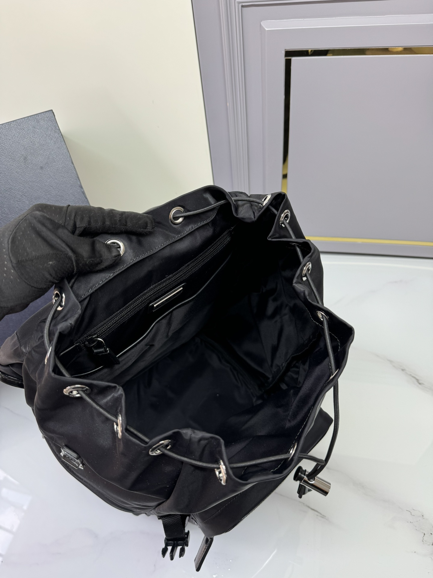 [TOP] PRADA Recycled Nylon Fabric And Glossy Leather Integrated Backpack 27x45x7cm - Black